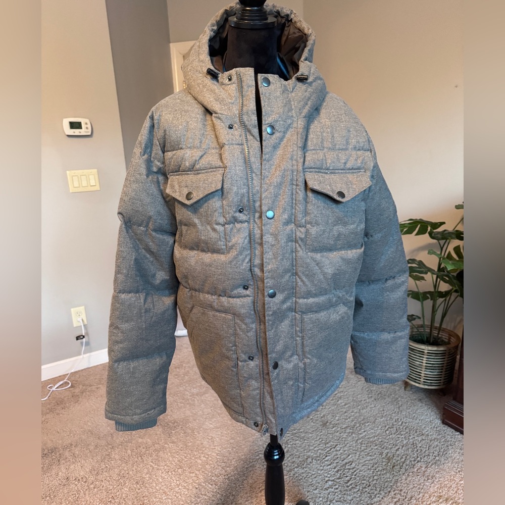 Old Navy Brushed Herringbone Hooded Puffer Jacket. Size large men's. Grey
